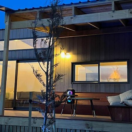 Alpine Chalet - Views, Fire-Pit, Central, Cosy Wanaka Buitenkant foto
