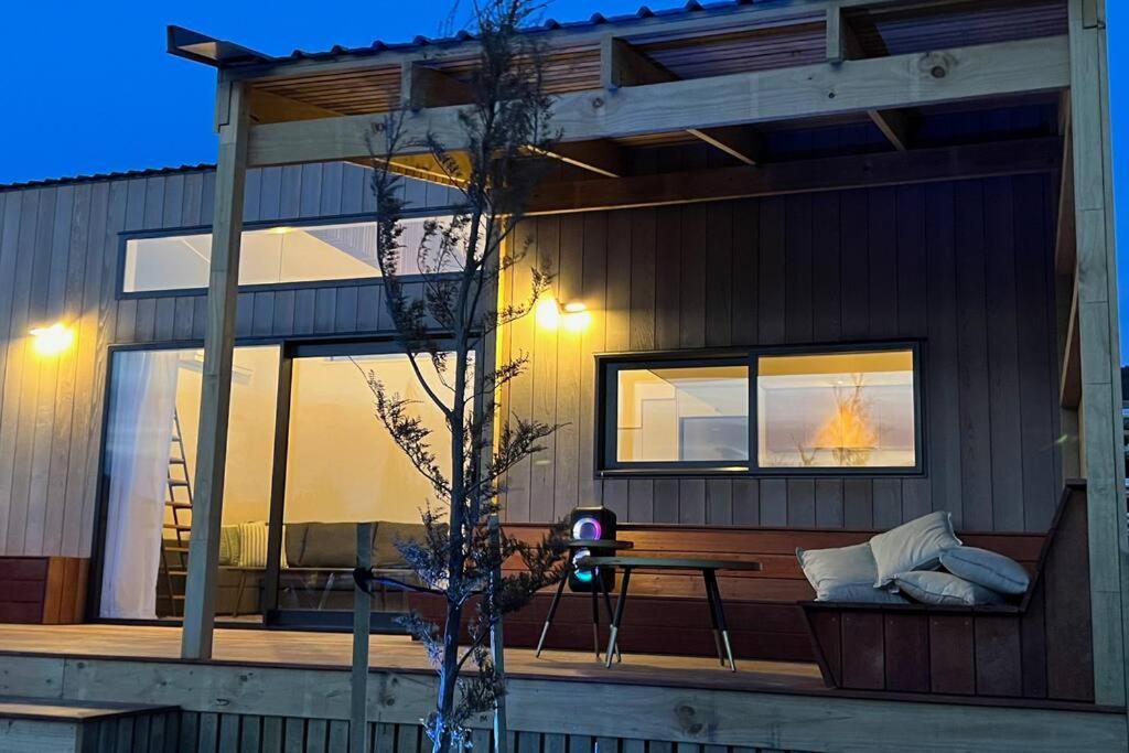 Alpine Chalet - Views, Fire-Pit, Central, Cosy Wanaka Buitenkant foto